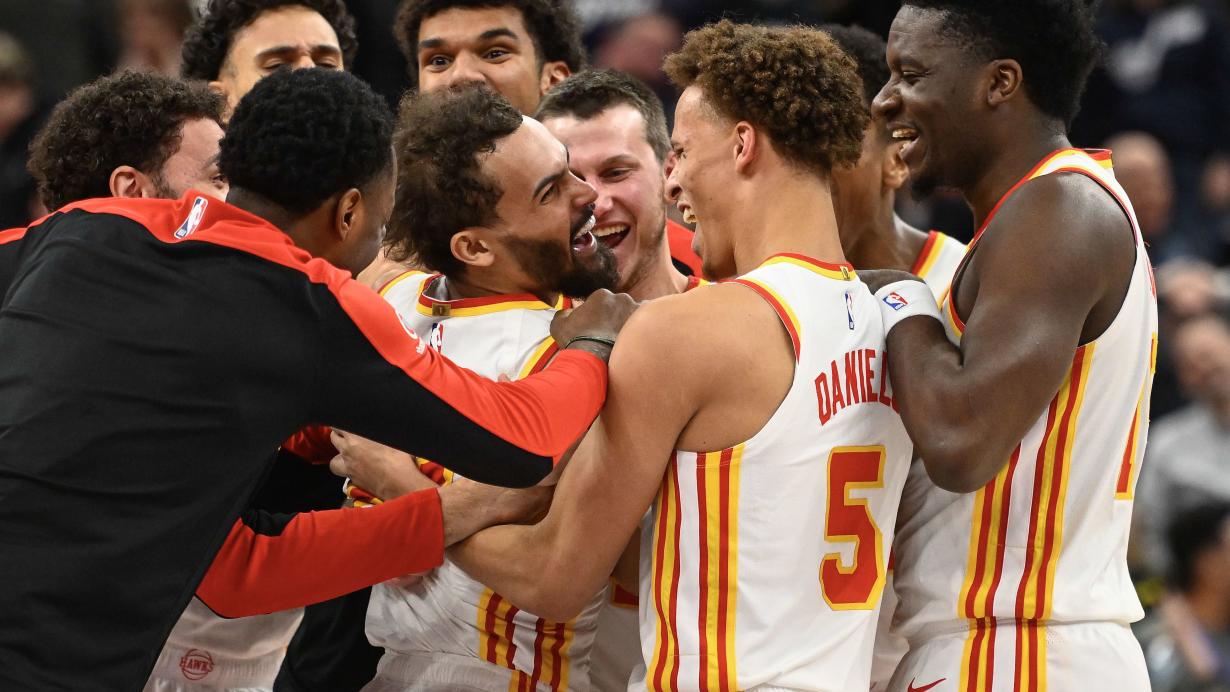 霆在退役仪 霆在退役仪